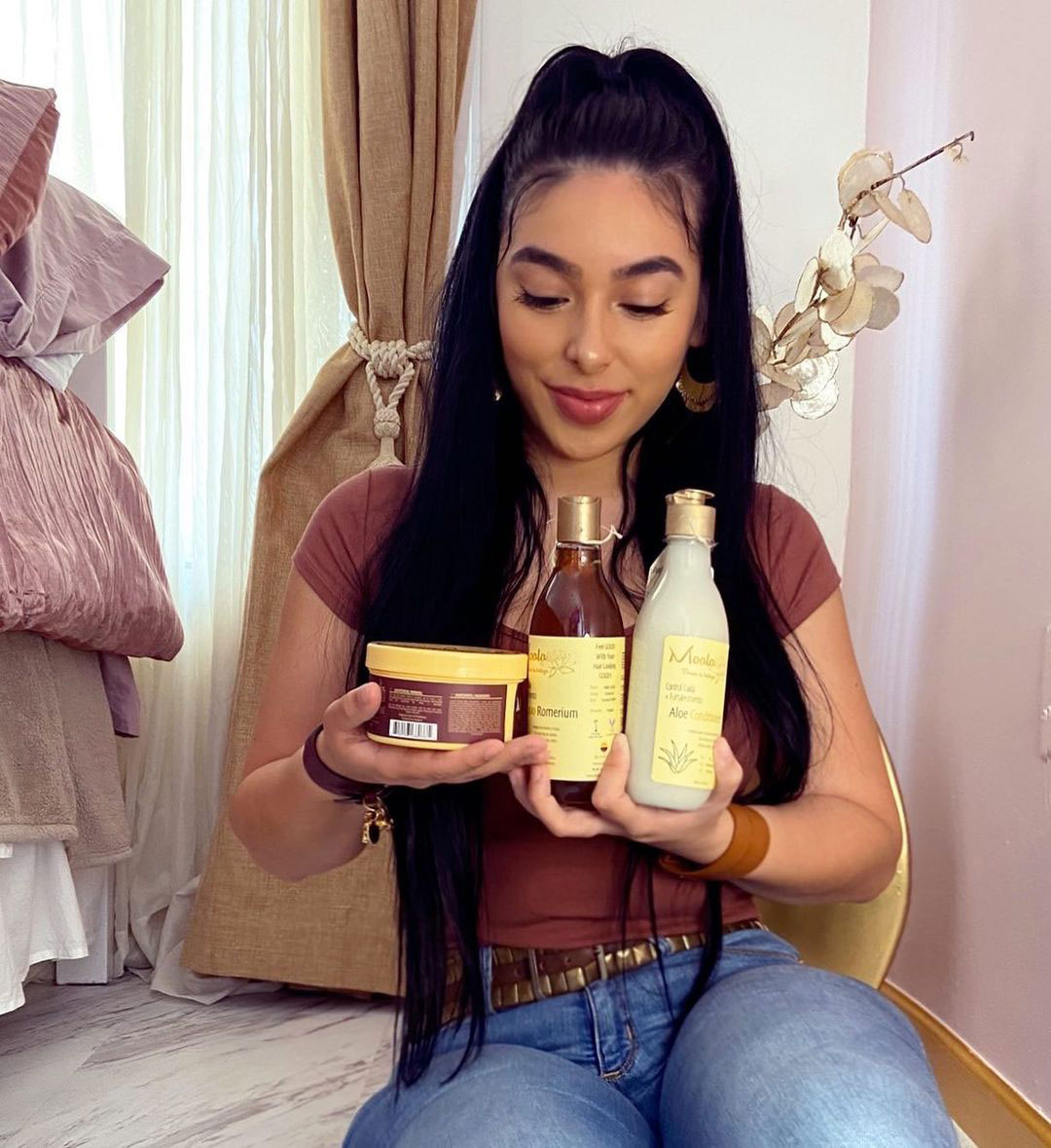 Nia Capelli client with smooth, healthy hair
